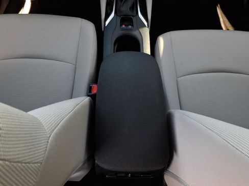 Used 2023 Toyota Corolla Cross LE w/ Moonroof Package FWD image 18