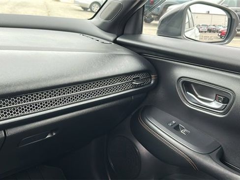Used 2025 Honda HR-V Sport image 19