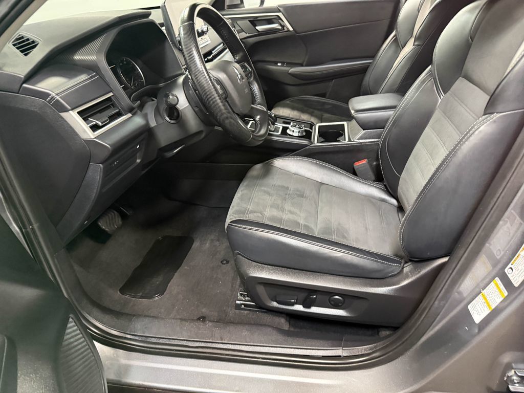 Used 2024 Mitsubishi Outlander SE AWD/4WD image 58