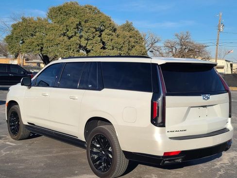 Used 2024 Cadillac Escalade ESV Sport Platinum w/ LPO, ONYX Package image 9