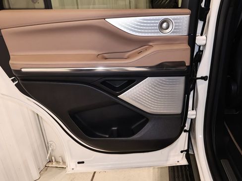 Used 2025 Lincoln Navigator Black Label image 14