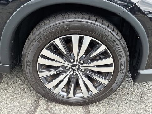Used 2019 Mitsubishi Outlander AWD image 8