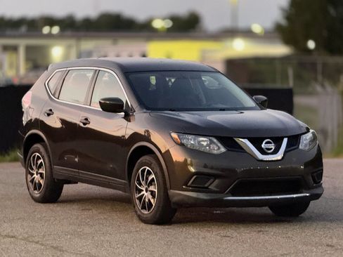 Used 2016 Nissan Rogue S AWD/4WD image 1