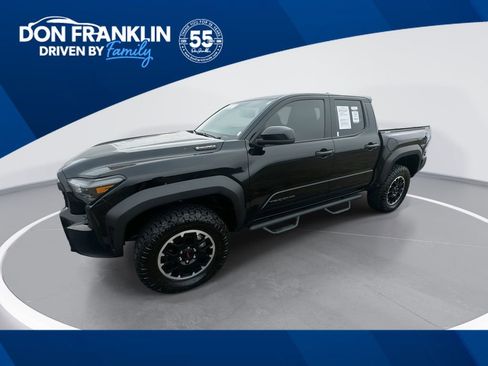 Used 2025 Toyota Tacoma TRD Sport AWD/4WD image 1