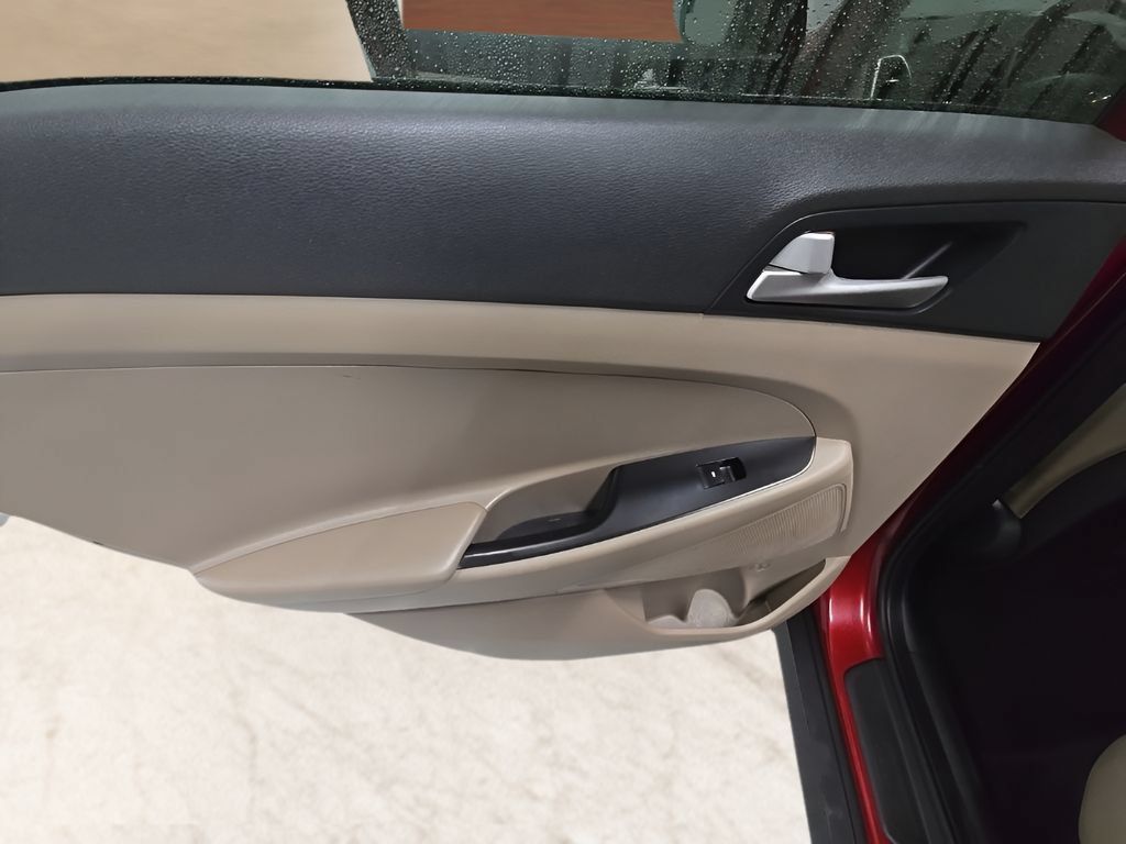 Used 2021 Hyundai Tucson SE FWD image 16