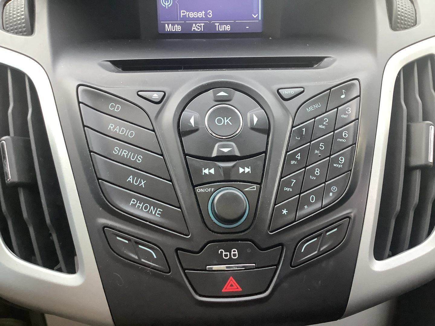 Used 2012 Ford Focus SE FWD image 34