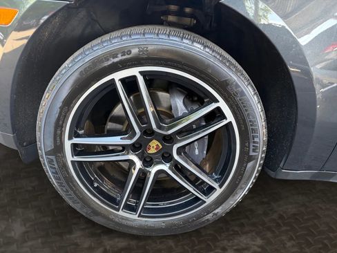 Used 2021 Porsche Macan AWD/4WD image 37