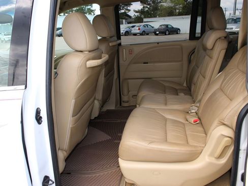 Used 2010 Honda Odyssey Touring image 11