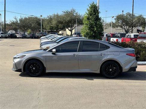 Certified 2025 Toyota Camry SE image 4