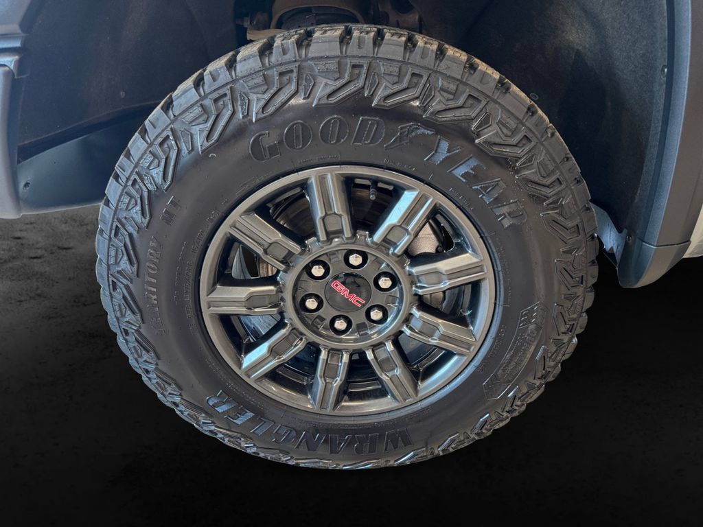 Used 2024 GMC Sierra 1500 AT4X AWD/4WD image 9