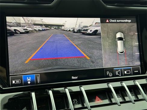 Used 2022 Lamborghini Urus image 16