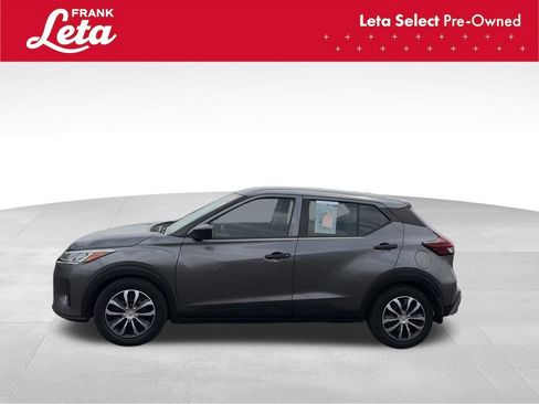 Used 2021 Nissan Kicks S image 3
