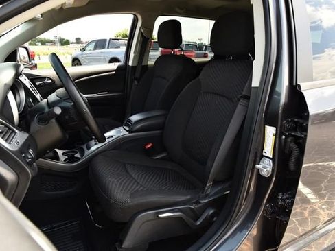 Used 2018 Dodge Journey SE w/ Blacktop Package FWD image 16