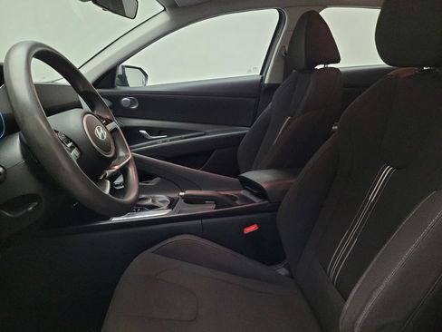 Used 2024 Hyundai Elantra SEL FWD image 17