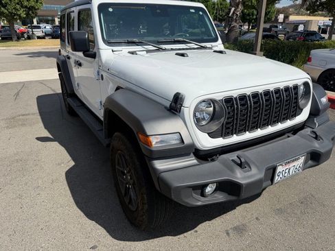 Used 2025 Jeep Wrangler Unlimited Sport AWD/4WD image 2