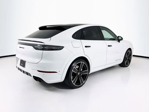 Certified 2022 Porsche Cayenne Turbo AWD/4WD image 9
