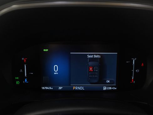 Used 2025 Ford Escape SE w/ Class II Trailer Tow Package image 28