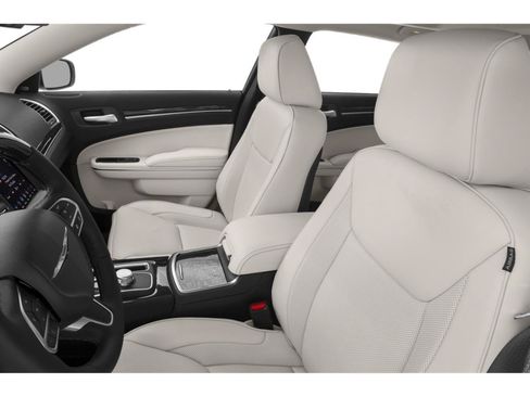 Used 2019 Chrysler 300 Touring L w/ Quick Order Package 22F RWD image 4