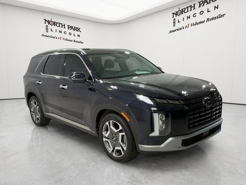 Used 2023 Hyundai Palisade Limited FWD image 7