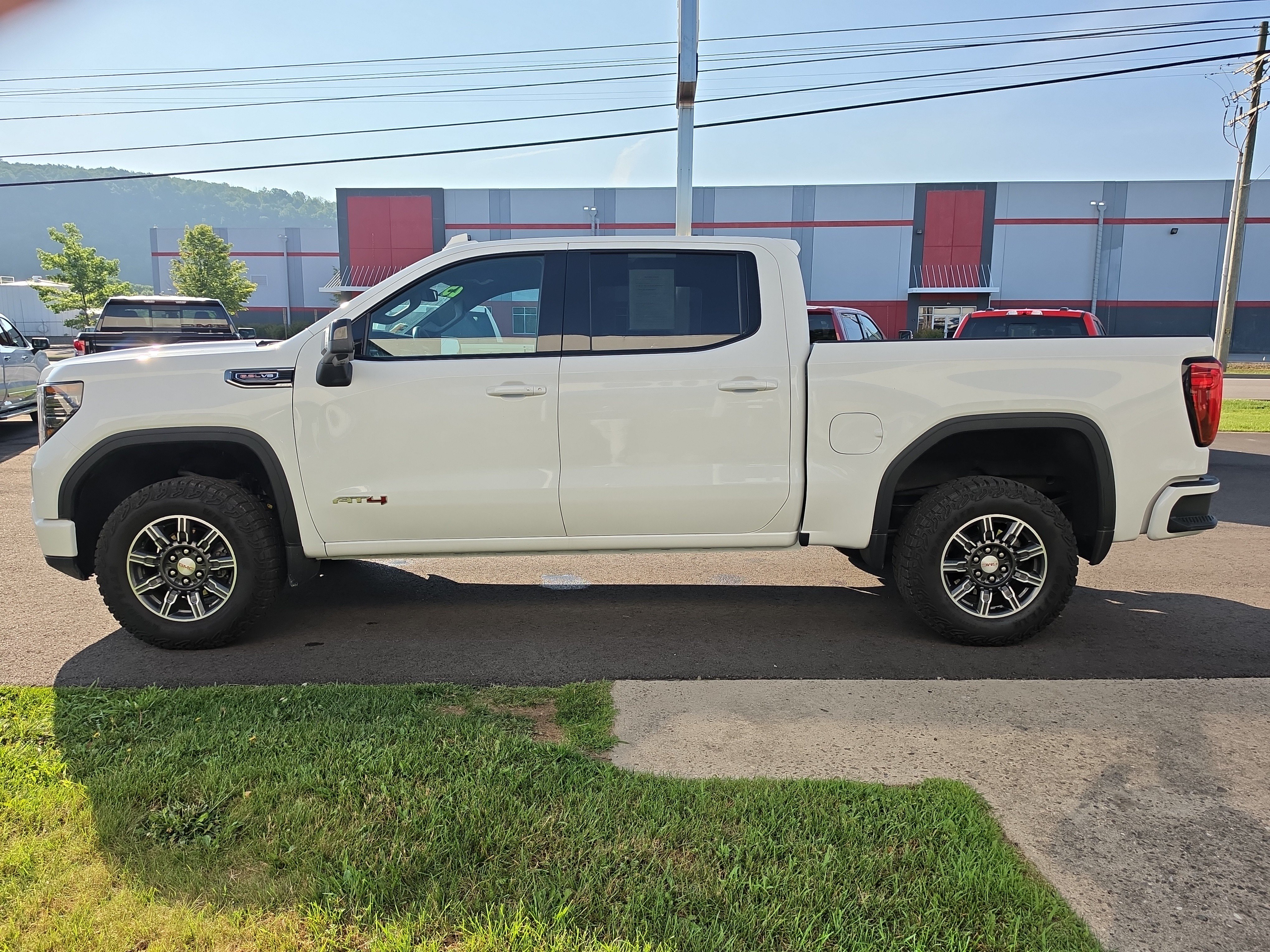 Used 2025 GMC Sierra 1500 AT4 AWD/4WD image 7