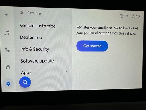 Used 2025 Toyota Prius XLE image 37