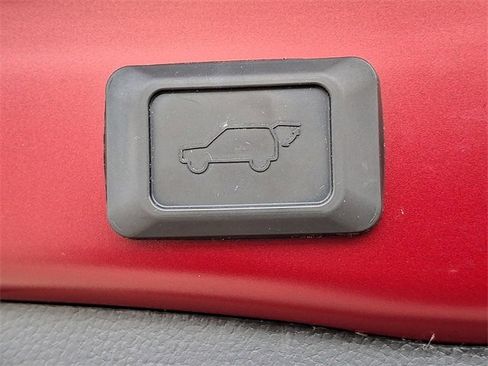 Used 2024 Toyota RAV4 XLE Premium image 27