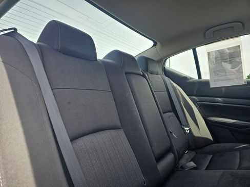 Used 2019 Nissan Altima 2.5 S FWD image 14