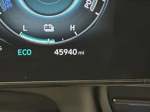 Used 2024 Hyundai Elantra Limited FWD image 10