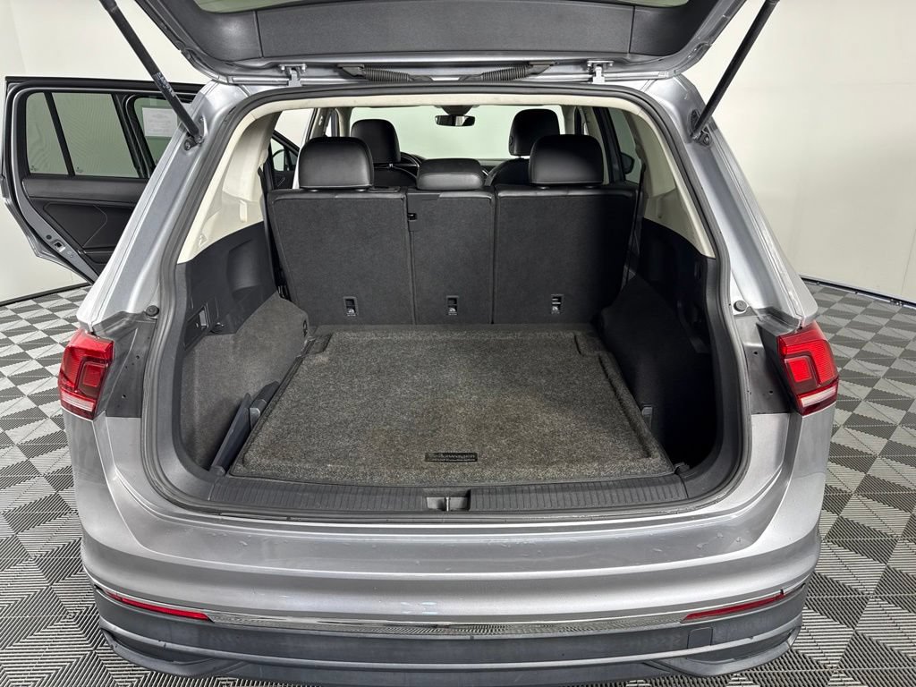 Used 2023 Volkswagen Tiguan SE AWD/4WD image 29