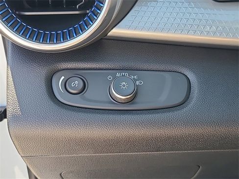 New 2026 Chevrolet Trax LT image 25