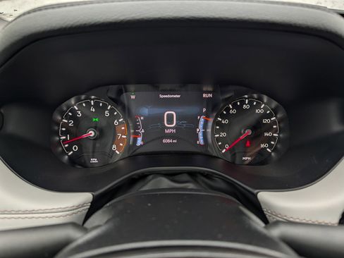 Used 2025 Jeep Compass Limited image 26