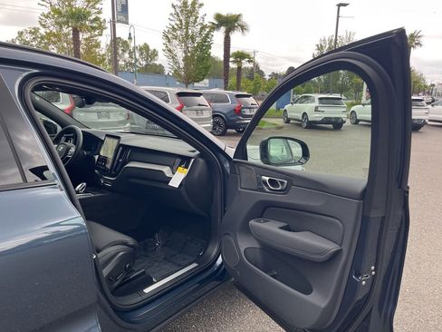 New 2026 Volvo XC60 T8 Ultra w/ Climate Package AWD/4WD image 19
