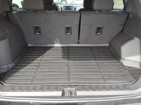 Used 2023 Chevrolet Equinox LS w/ LS Convenience Package image 10