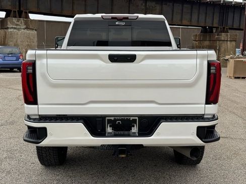Used 2024 GMC Sierra 3500 Denali Ultimate image 4