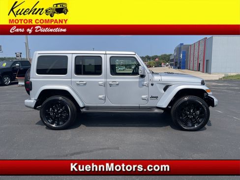 Used 2023 Jeep Wrangler Unlimited Sahara AWD/4WD image 1
