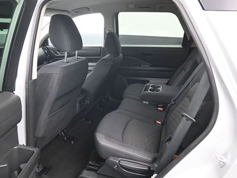 Used 2023 Nissan Pathfinder SV image 10