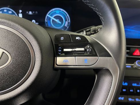 Certified 2025 Hyundai Elantra Limited image 29