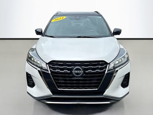 Used 2024 Nissan Kicks SR FWD image 2
