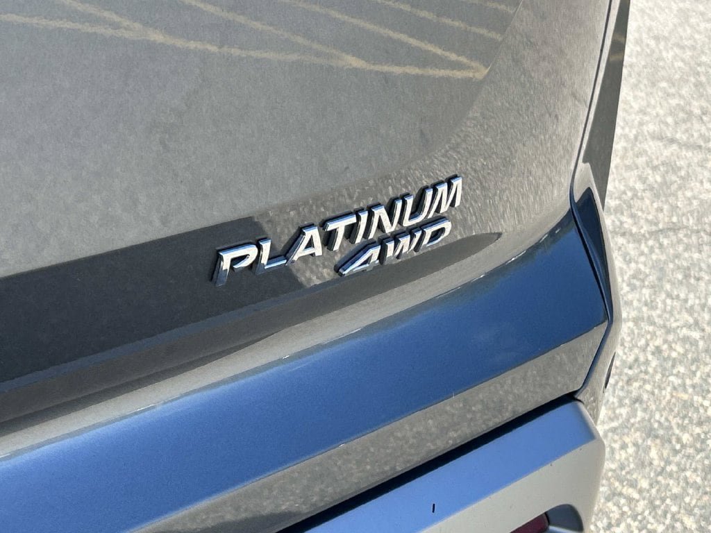 Certified 2023 Nissan Pathfinder Platinum w/ Cargo Package AWD/4WD image 14
