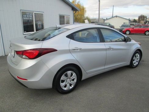 Used 2016 Hyundai Elantra SE image 6