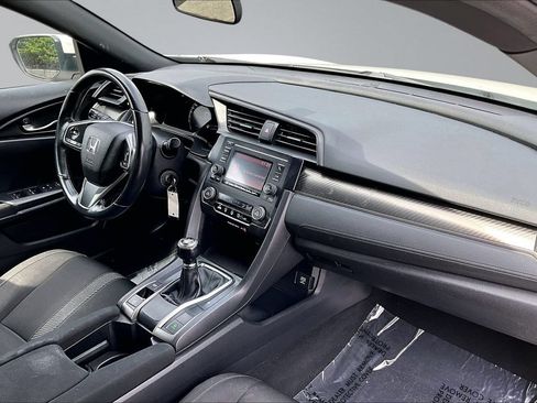 Used 2017 Honda Civic Sport image 12