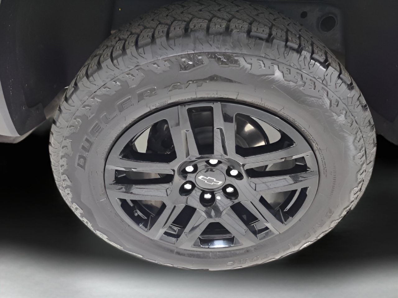 Used 2024 Chevrolet Colorado Trail Boss w/ Advanced Trailering Package AWD/4WD image 9