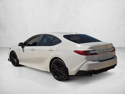 Used 2025 Toyota Camry SE FWD image 8