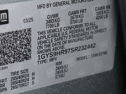 Certified 2025 Cadillac Escalade V w/ LPO, ONYX Package AWD/4WD image 28