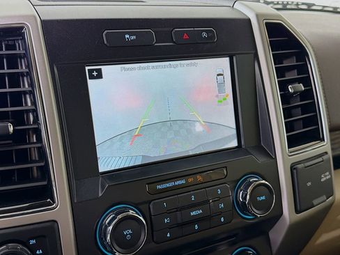 Used 2018 Ford F150 Lariat image 18