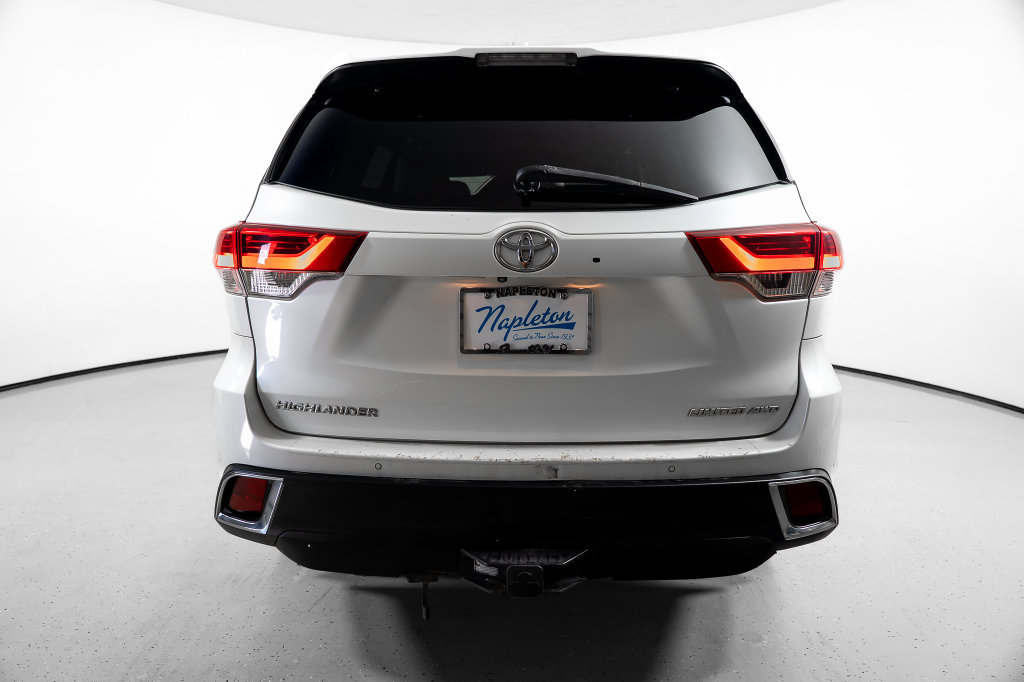Used 2018 Toyota Highlander Limited AWD/4WD image 9