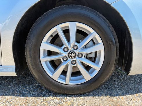 Used 2025 Toyota Camry LE FWD image 25