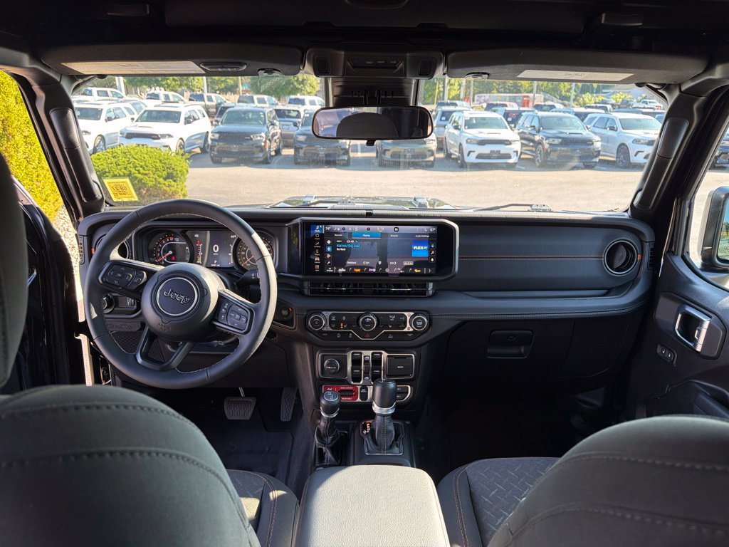 Used 2025 Jeep Gladiator Mojave w/ Convenience Group AWD/4WD image 21