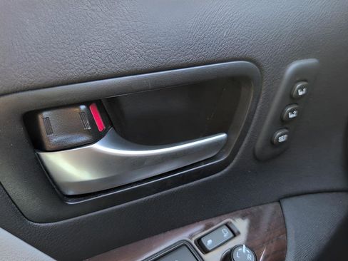 Used 2017 Toyota Sienna L image 18