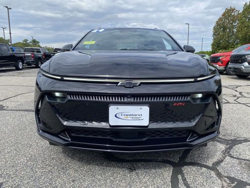 Used 2024 Chevrolet Equinox EV RS image 2